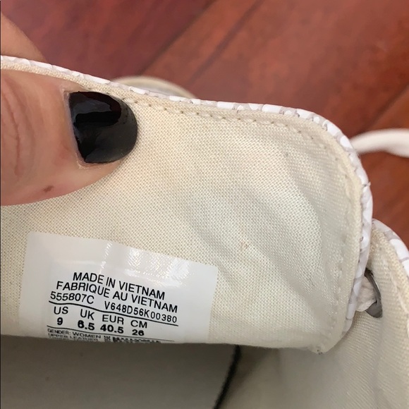 White Converse Size 9 - Picture 3 of 3